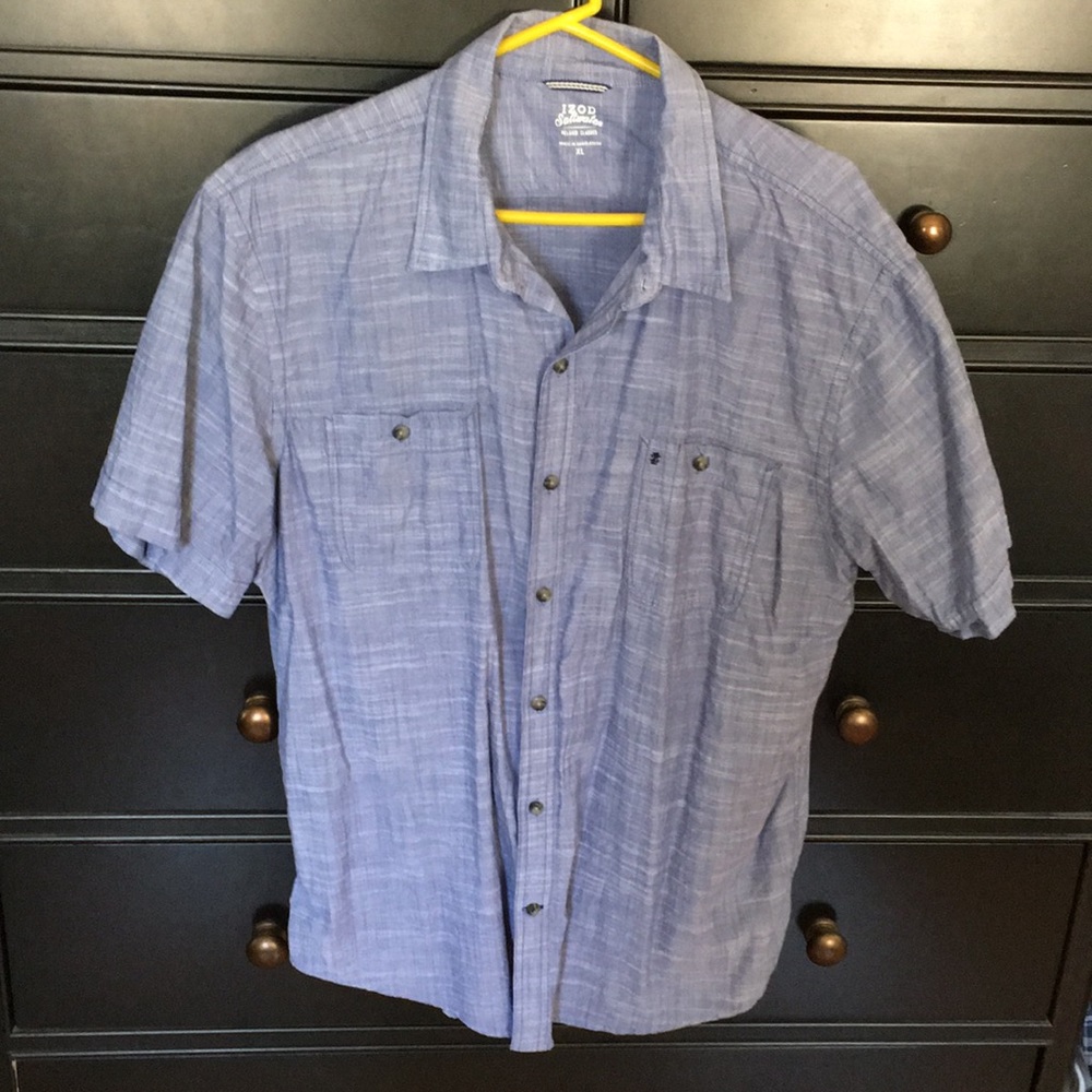 Men’s chambray toned button down shirt